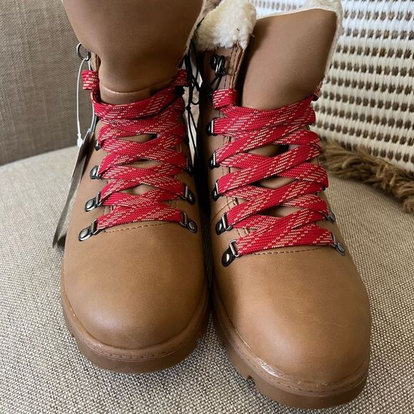 NEW lace up Boots Sz 7 Memory Foam Temperature Rated - Picture 3 of 10